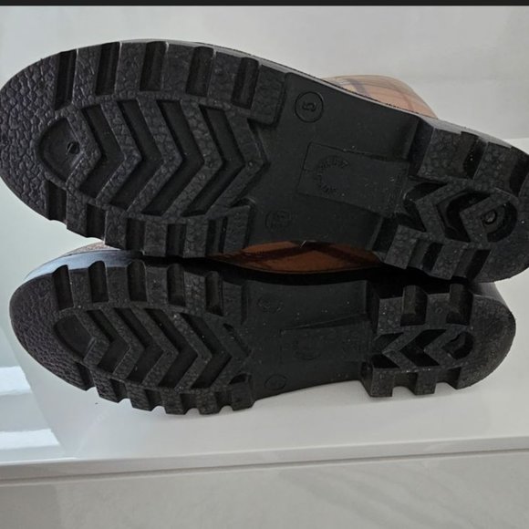 Burberry Rain Boots -Wellingtons BRAND NEW!!! 100% AUTHENTIC. - Picture 3 of 9